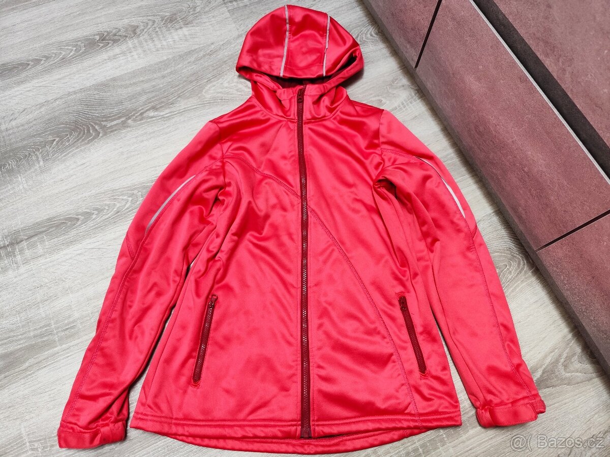 Červená softshelová bunda