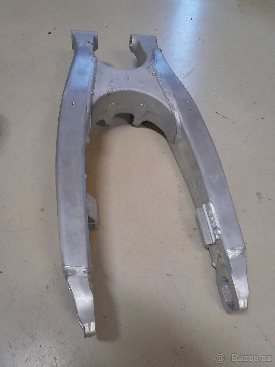 kyvná vidlice yamaha