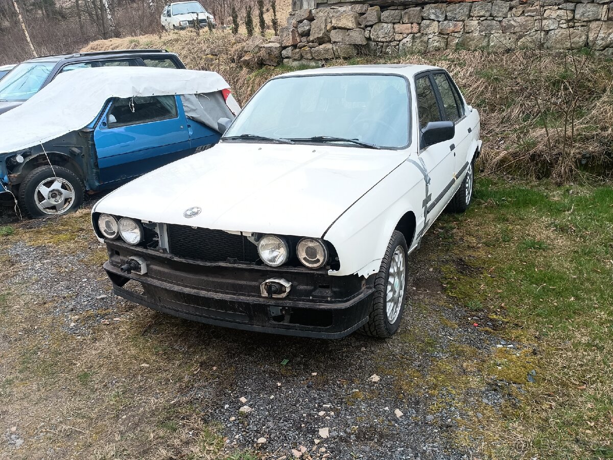 BMW E30 318is
