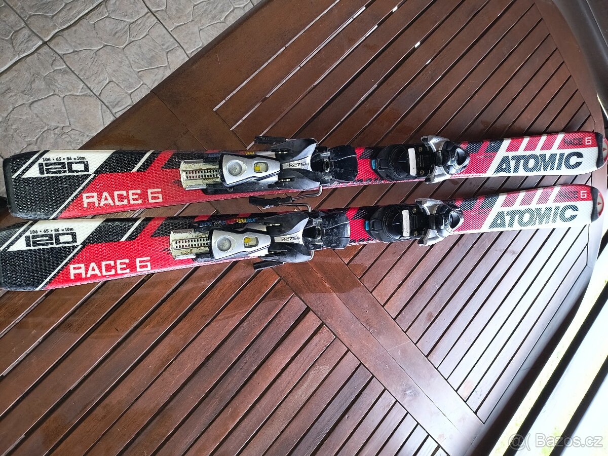 Sjezdové lyže Atomic