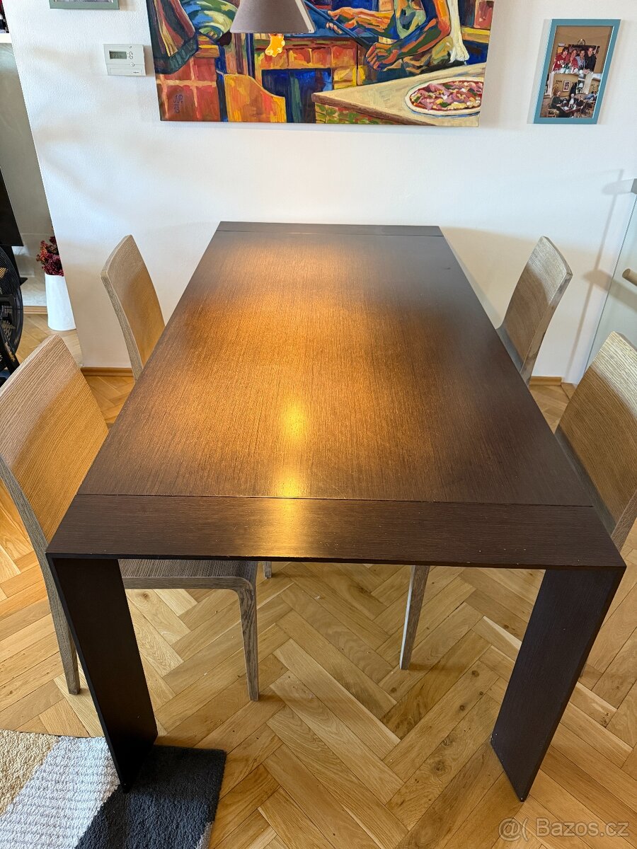 Jídelní stůl Pedrali