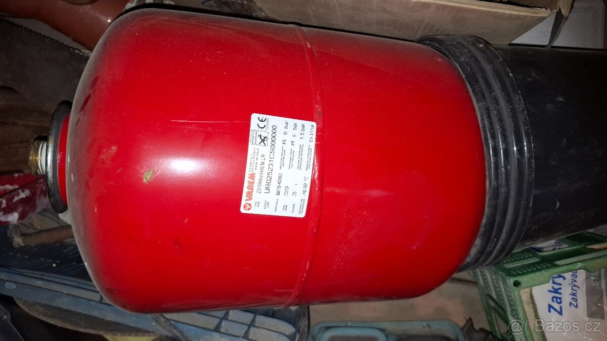 Expanzní nádoba topení 25l