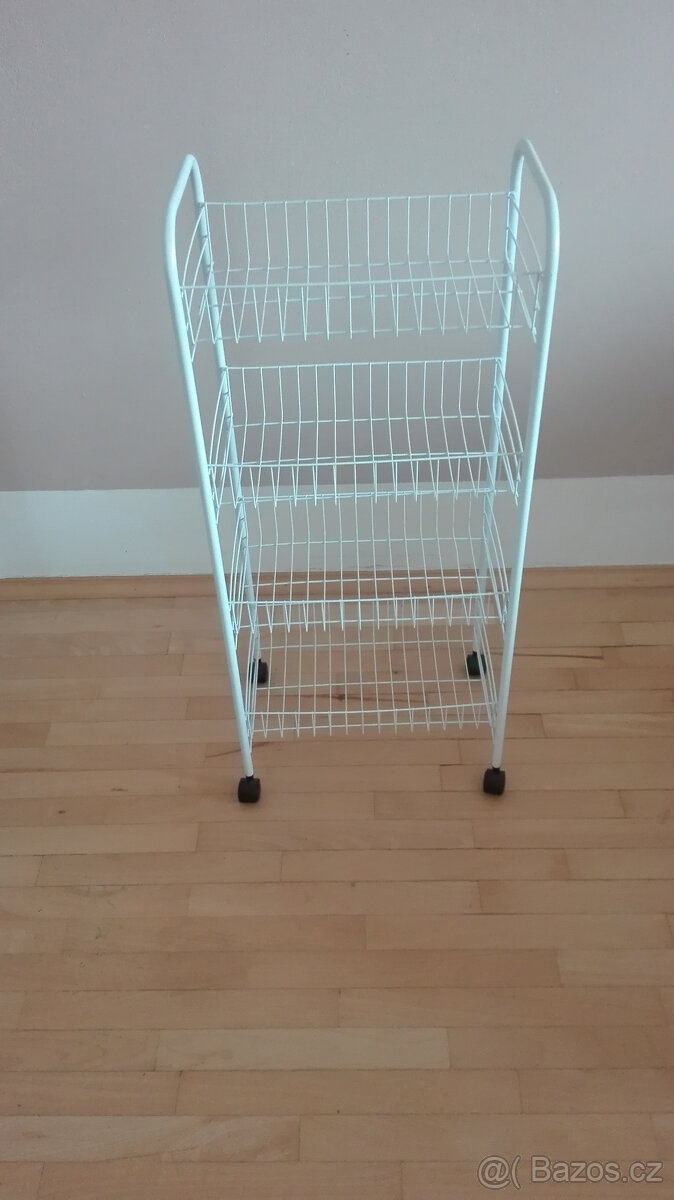 Regálový vozík na kolečkách