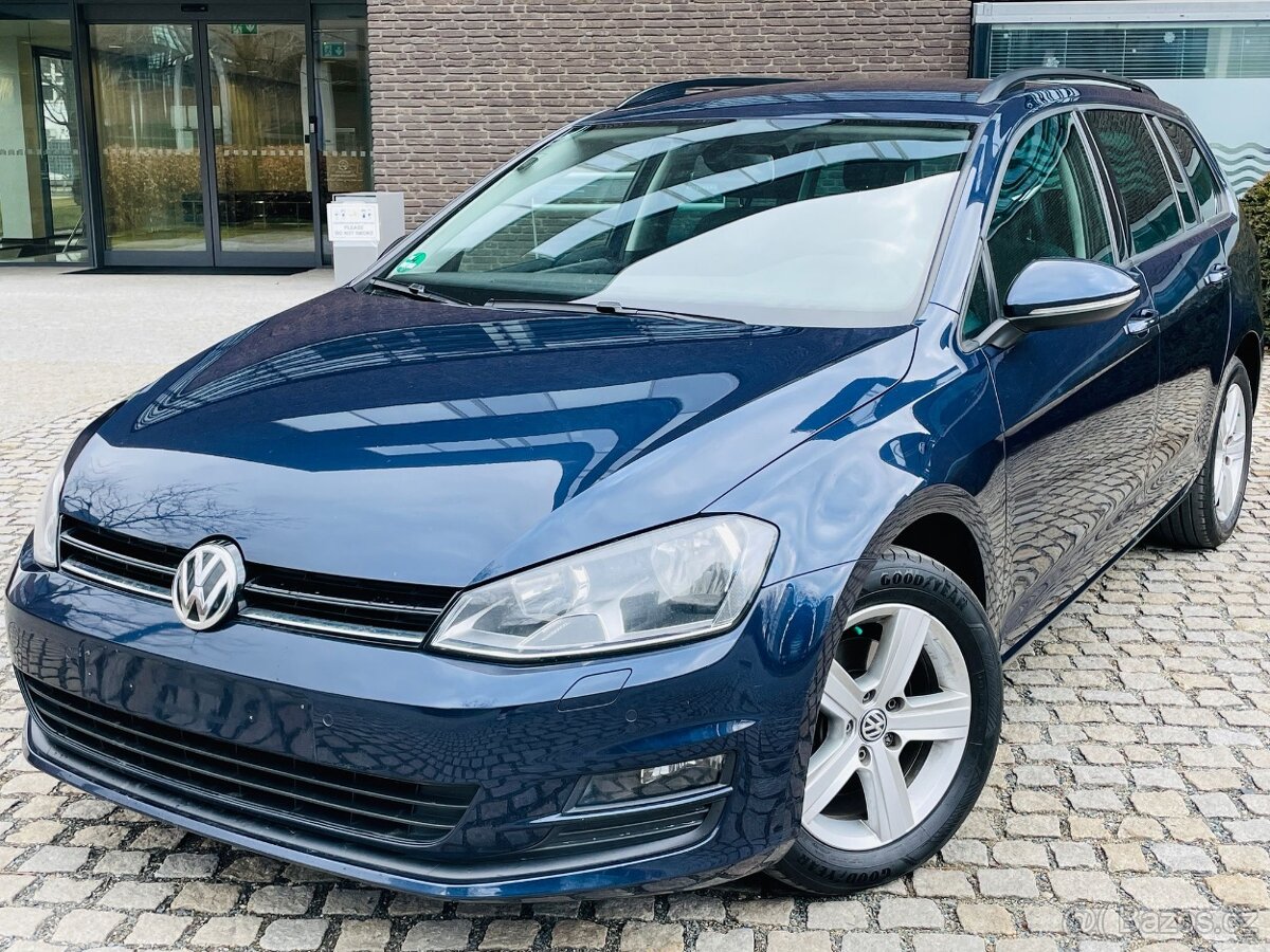 Volkswagen Golf 2.0TDI 110KW VÝHŘEV SENZORY SERVISKA