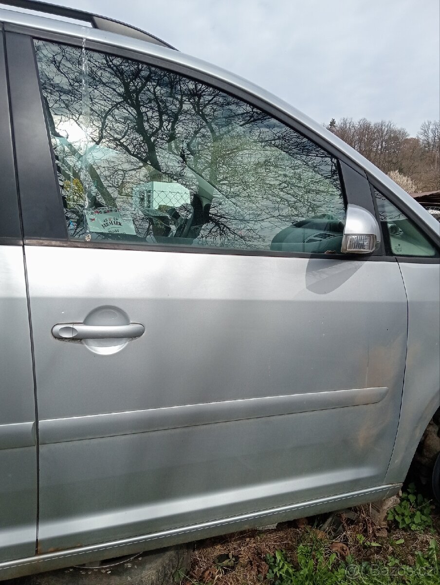 VW Touran 2,0 tdi PD, dily z vozu