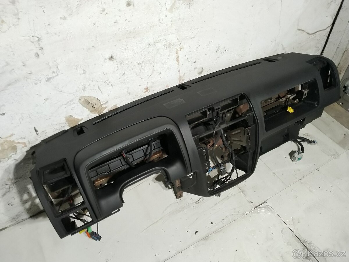 Palubní deska Hummer H3