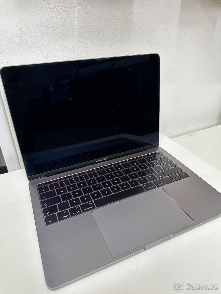 Macbook Pro 13” 2017 512GB 16GB RAM Bat 6 cykl.