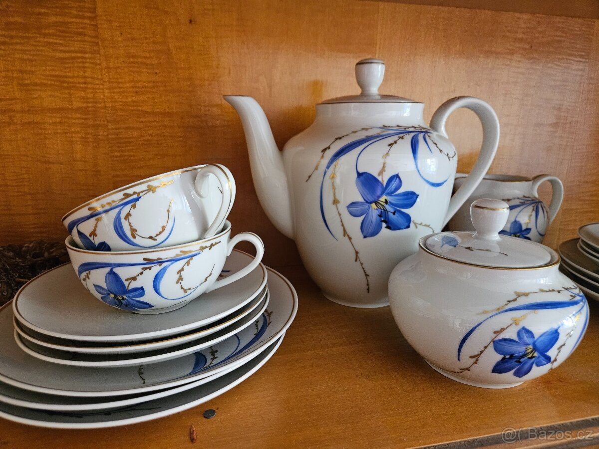 Lichte porcelán