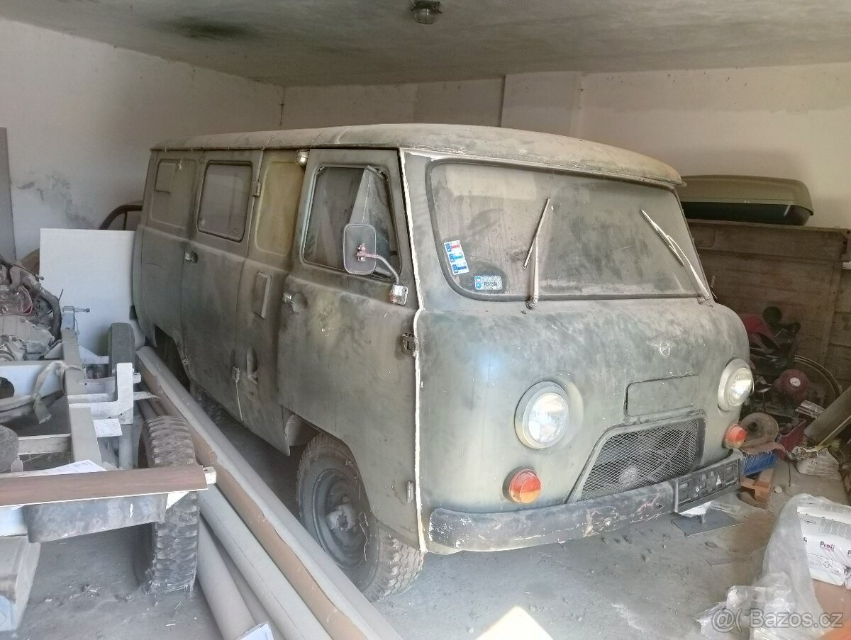 UAZ sanitka vojenská
