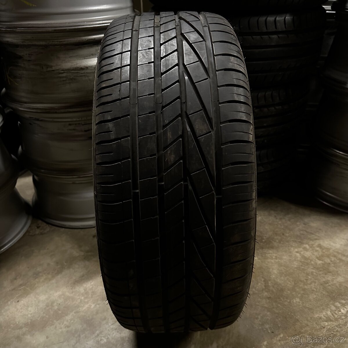 1ks pneu GoodYear 245/40/20 99Y