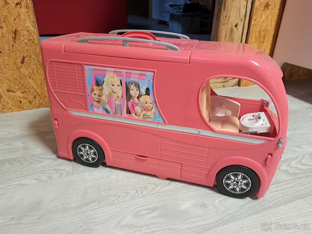 Barbie karavan