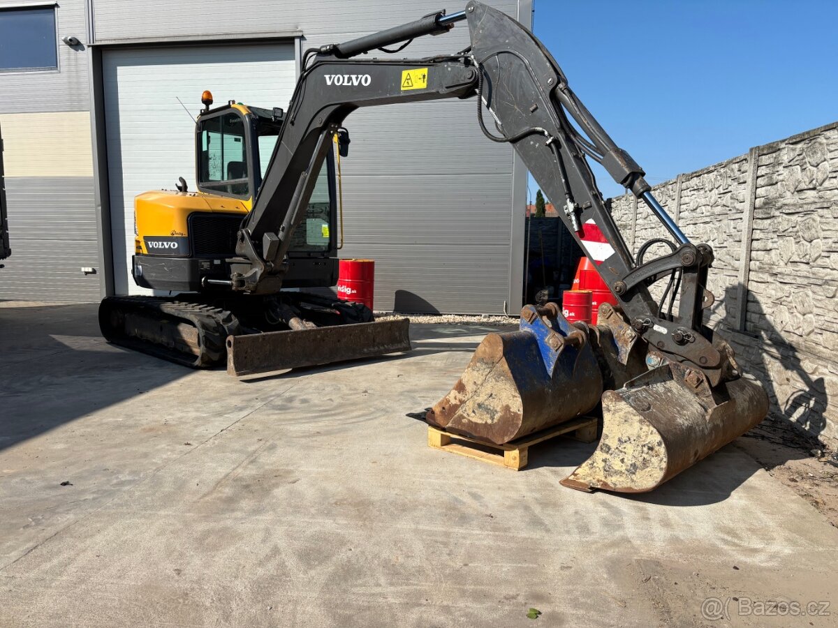 Volvo ECR 58D bager