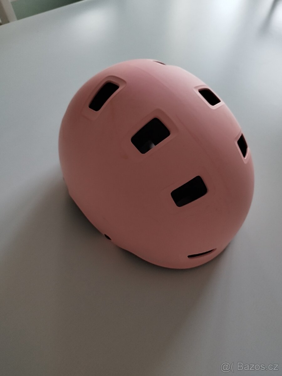 Dětská helma na brusle