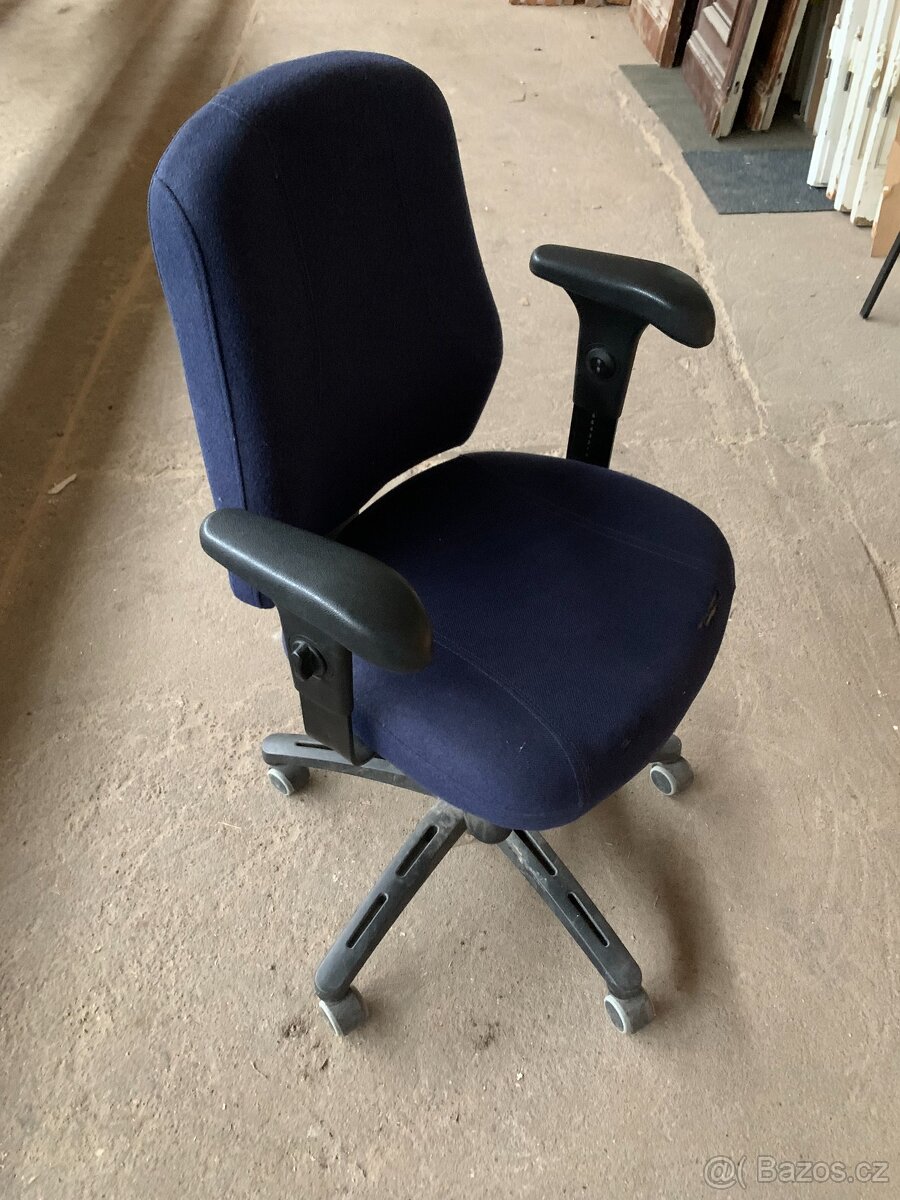 Prodám kancelářskou židli