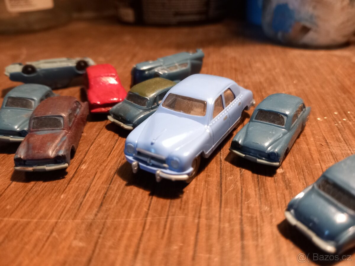 Modely: ŠKODA 1200, WARTBURG