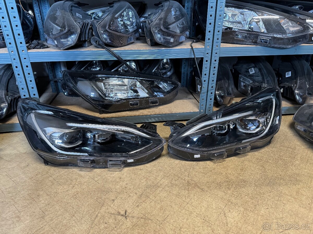 Ford Focus MK4 Přední světla xenon