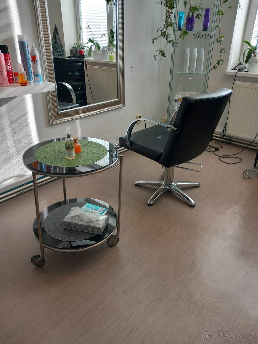 Kadeřnické vybavení