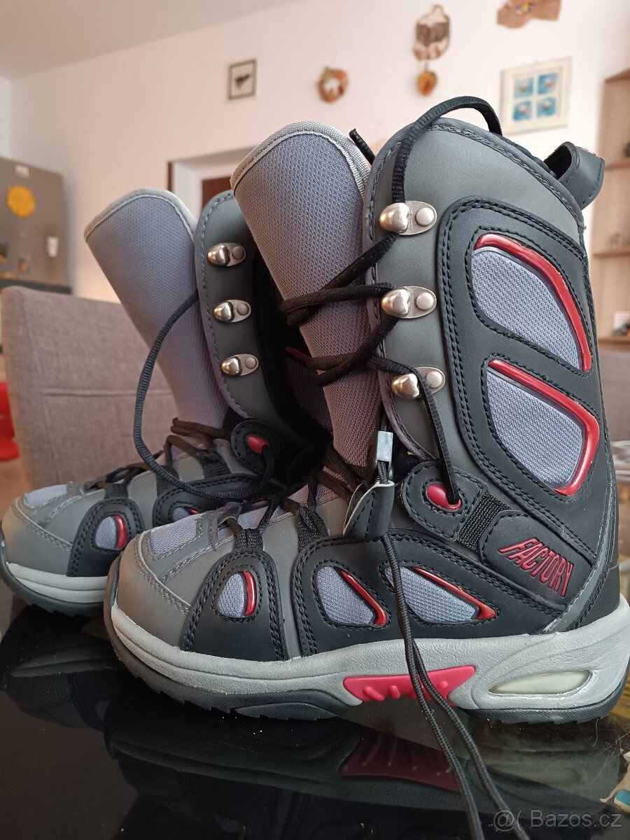 Snowboardové boty vel 37