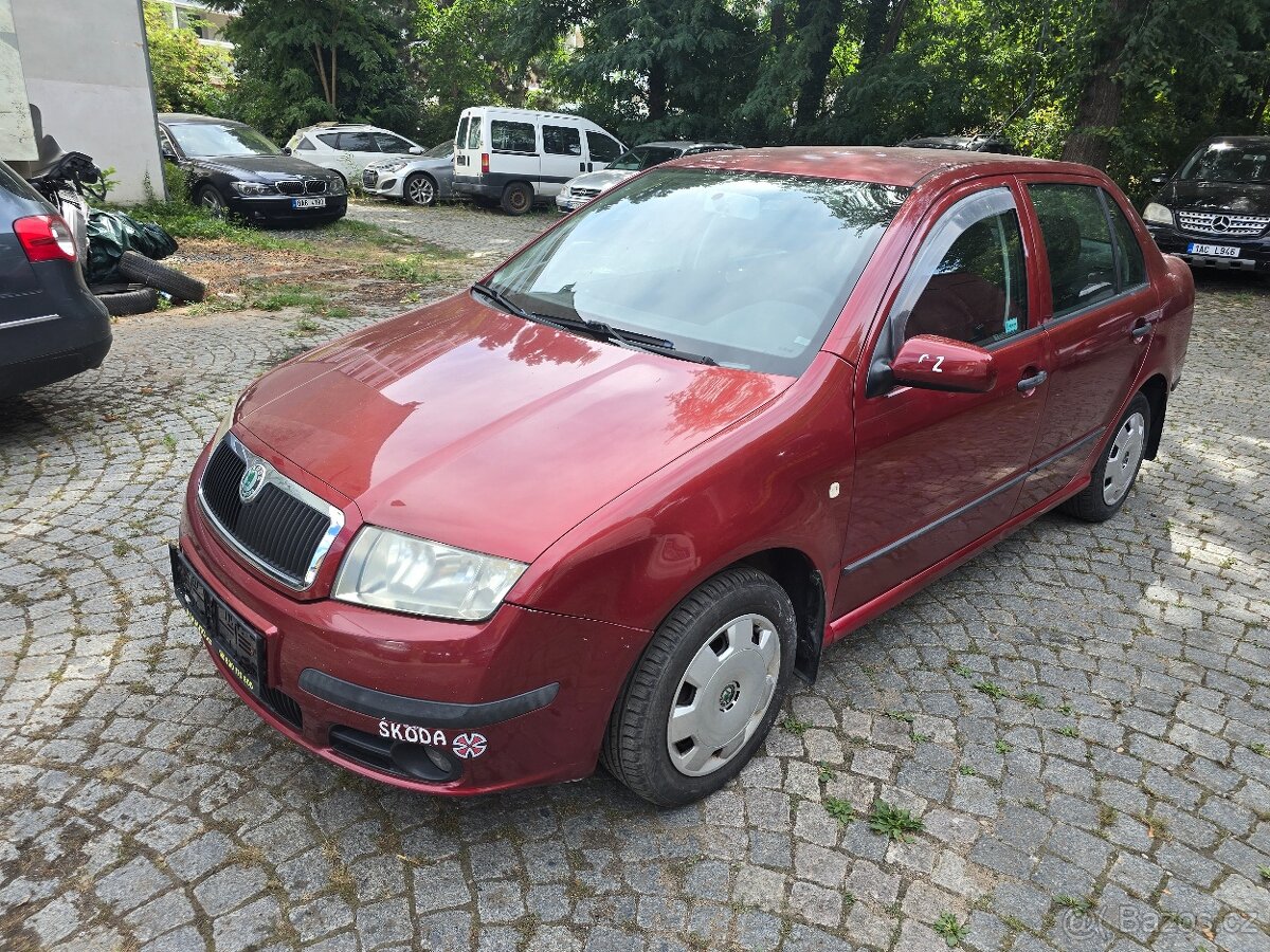 Prodej: Škoda Fabia sedan 2004, tažné.