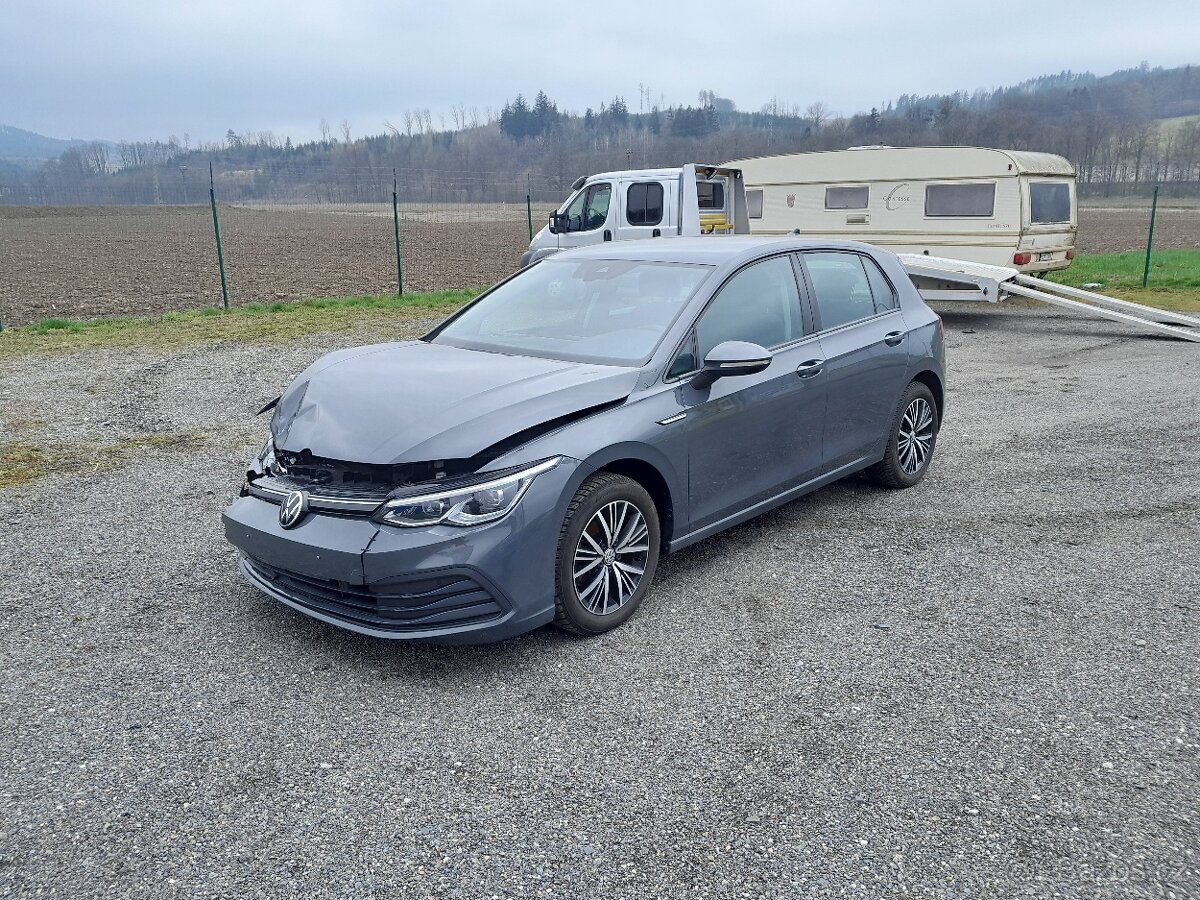 Volkswagen Golf VIII 1.5 TSI 96 KW virtual cocp,navi