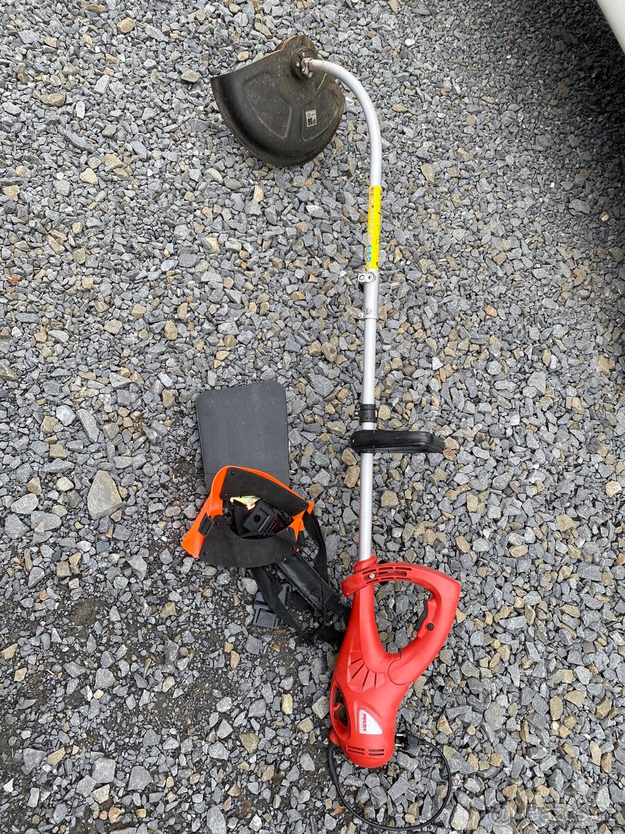 Zahradní elektrickou strunovou sekačku