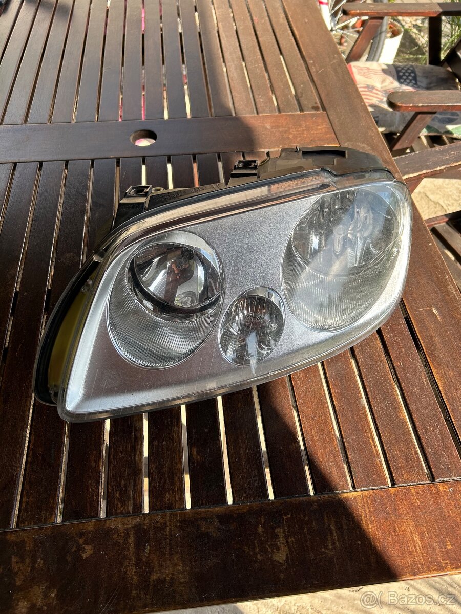 Přední světlo VW Caddy