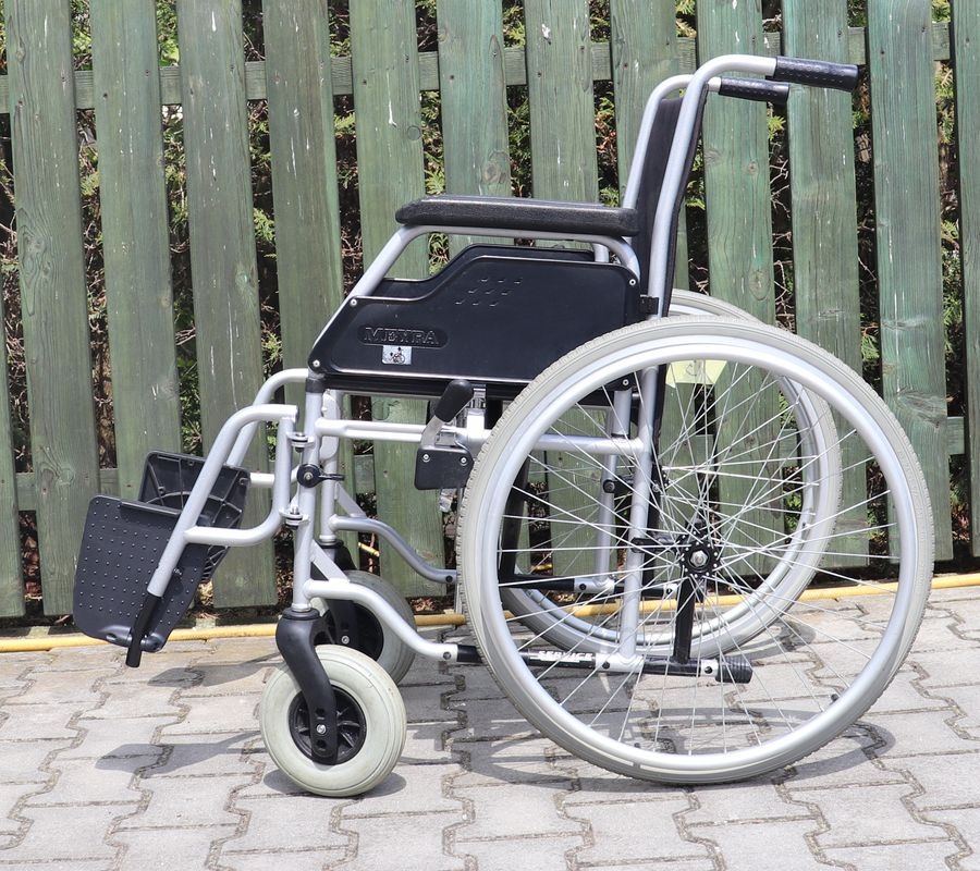 043-Mechanický invalidní vozík Meyra.