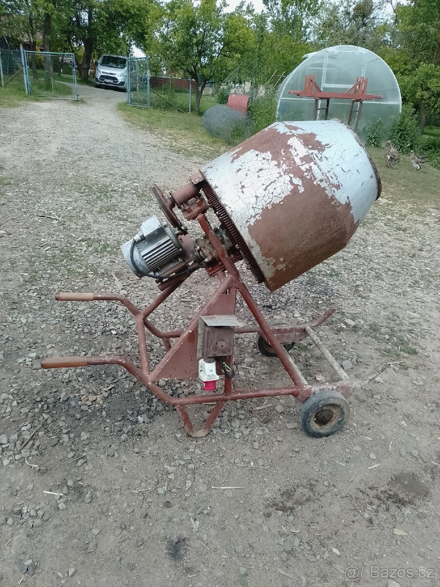 Stavební míchačka
