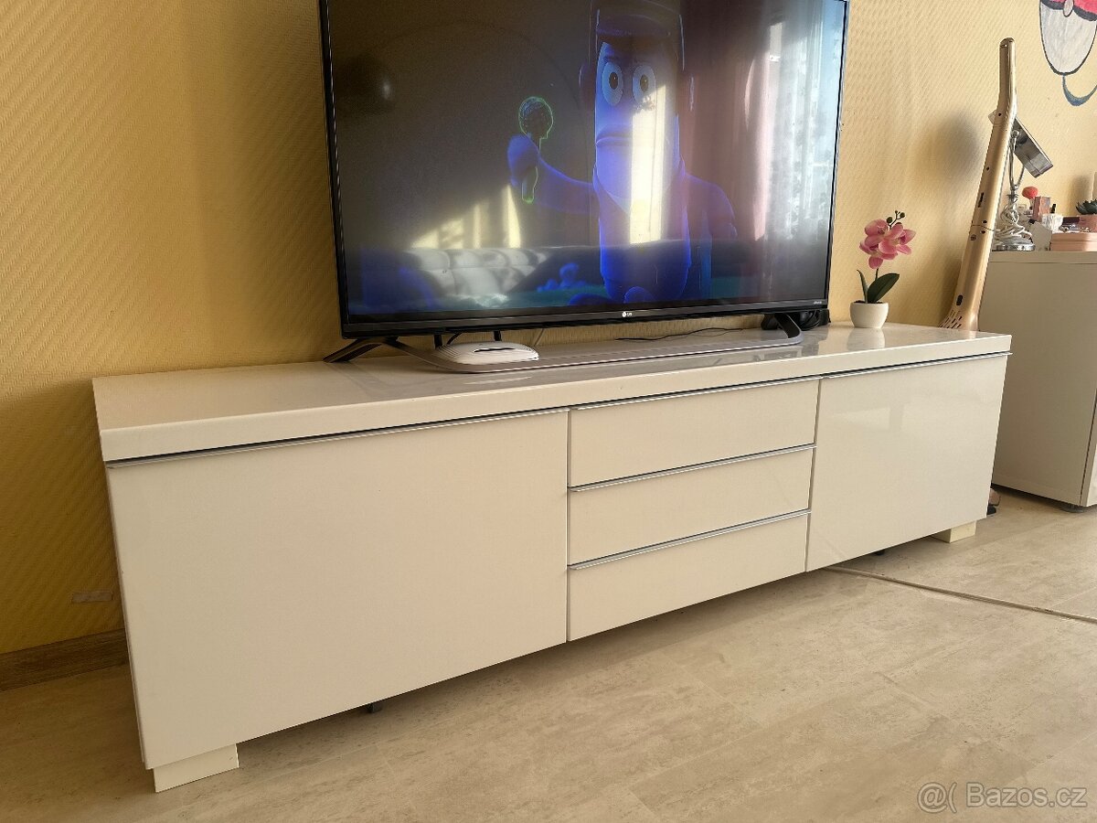 IKEA tv stolek Besta Burs