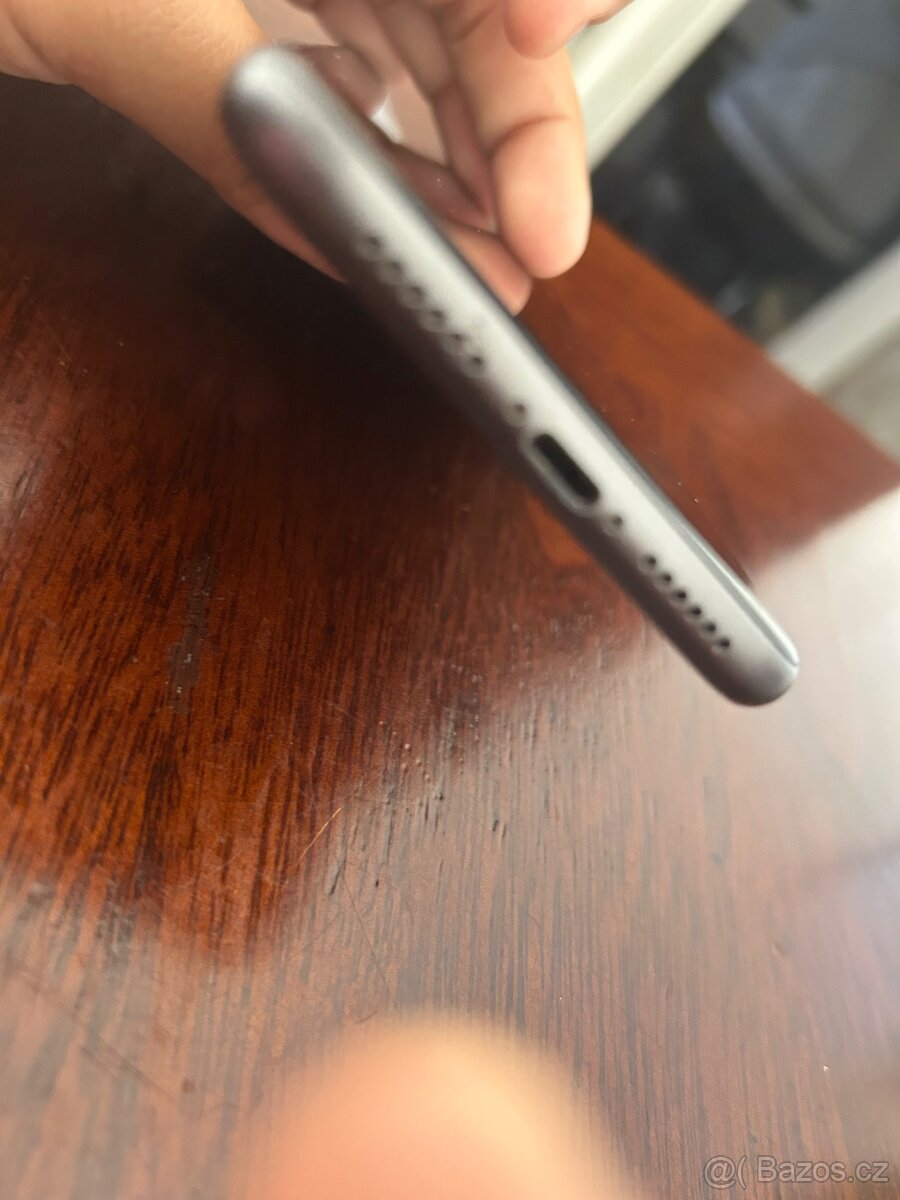 Prodám iPhone 11