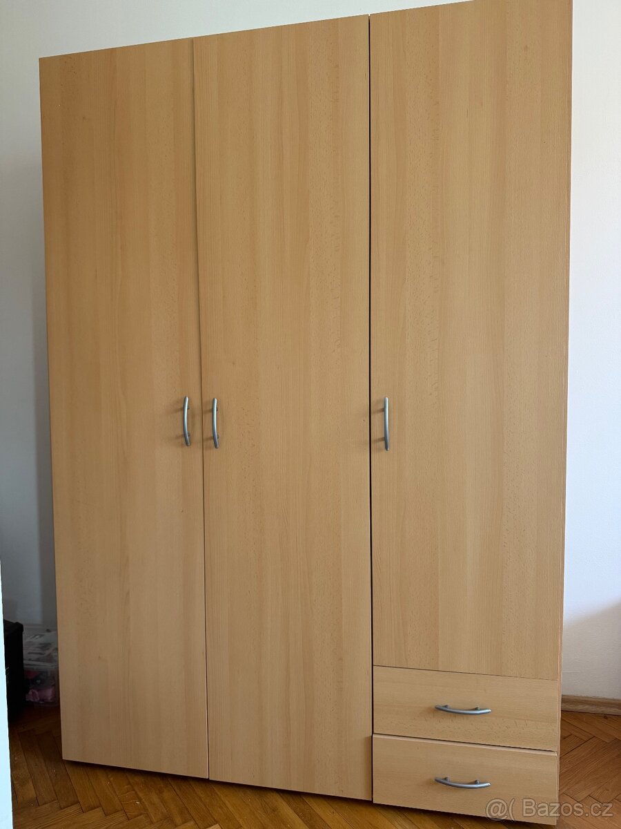 Šatní skříň