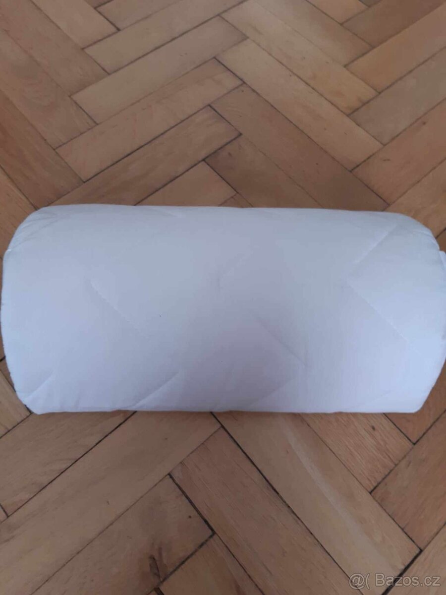 Ortopedický polštář půlměsíc multifunkční