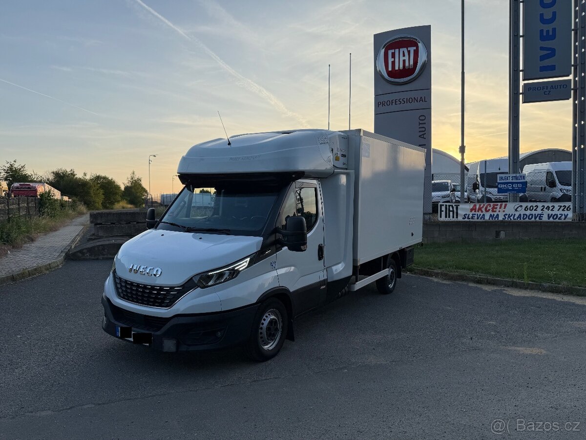 IVECO 3.0 HI-MATIC MRAZÁK -32 ZÁSUVKA LED ŠVĚTLA