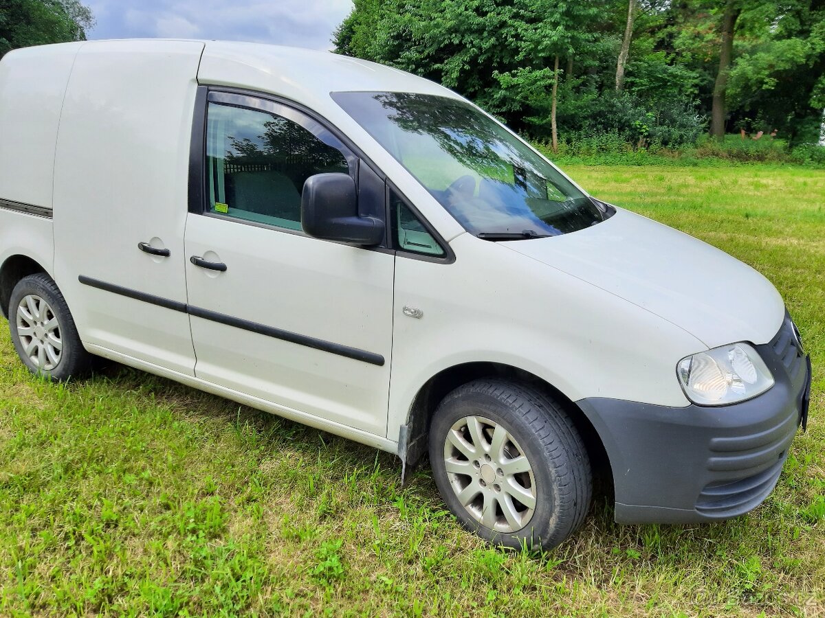 Prodám VW Caddy 1,6mpi, r.v.04