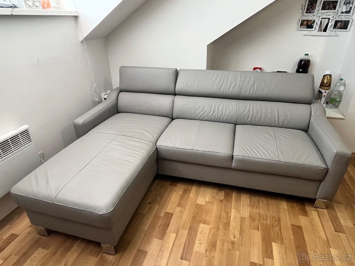 Celokoženný rozkládací gauč s úložným priestorom