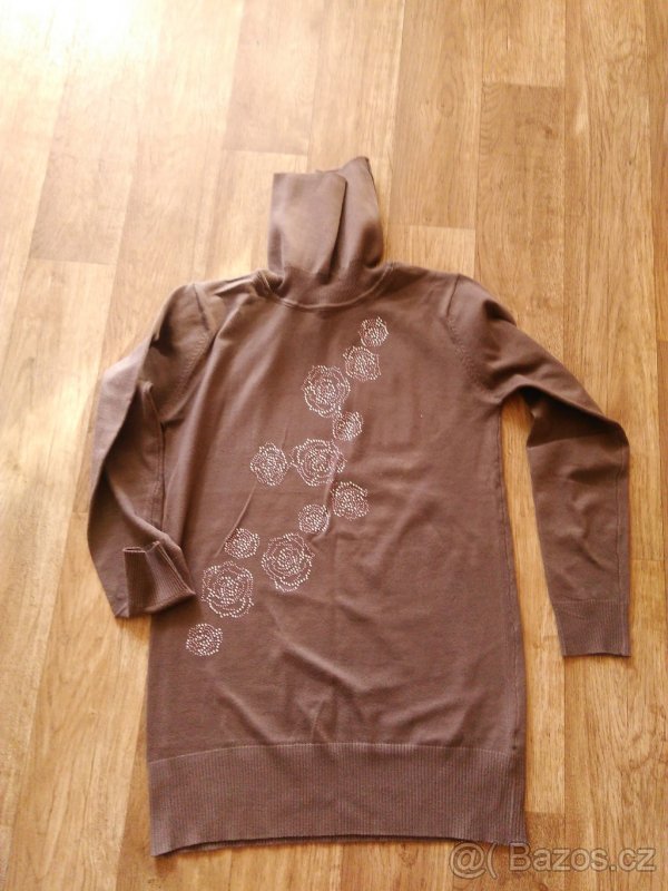 Levné. Dámský svetr L/XL