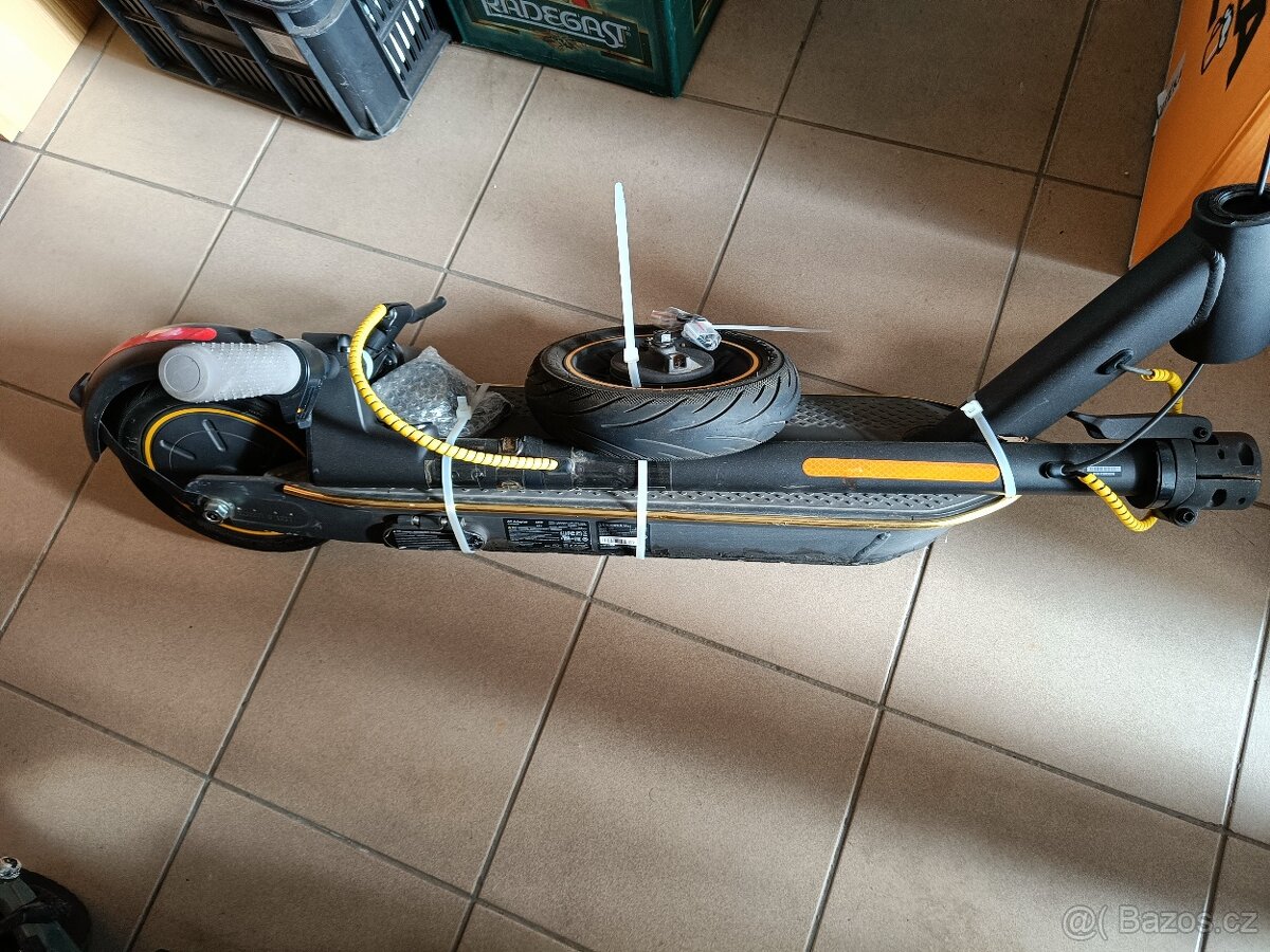 Ninebot by Segway KickScooter MAX G2 na náhradní díly