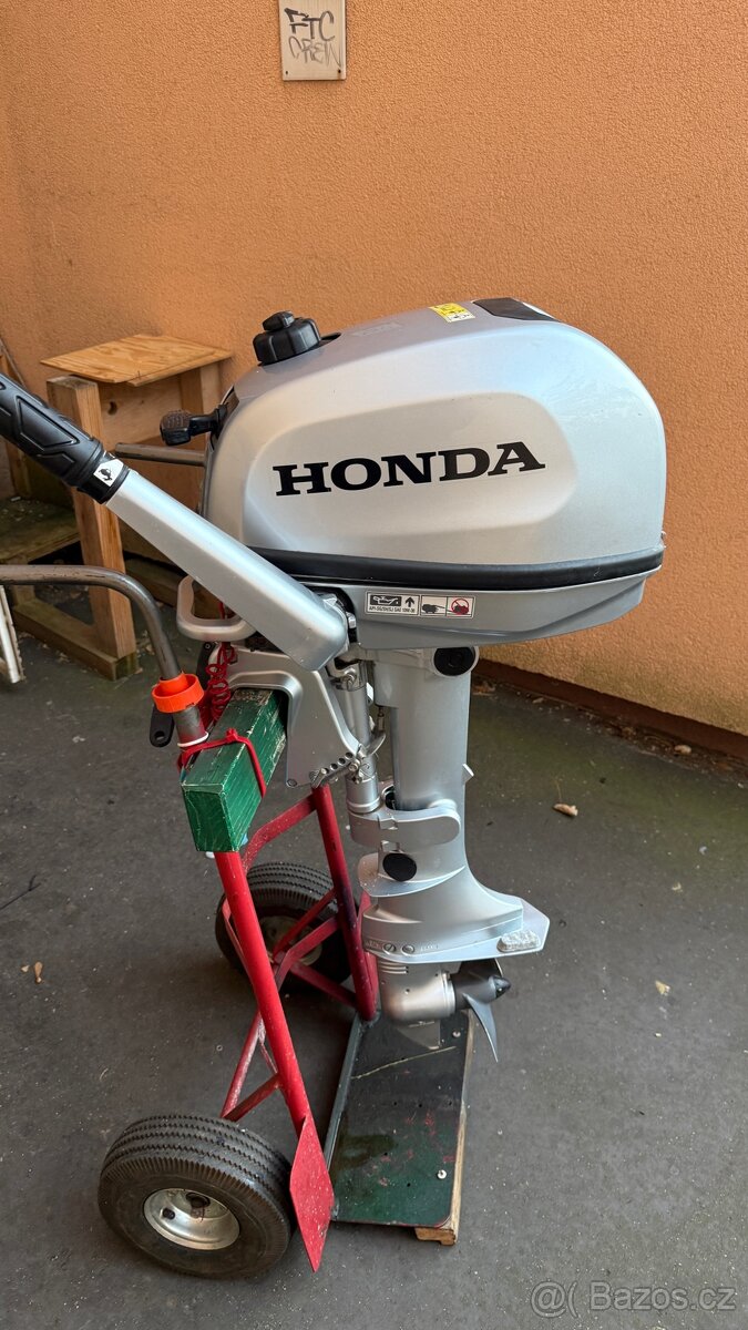 Lodni motor Honda BF 6hp 4takt, kratka noha, dobijeni na 12v