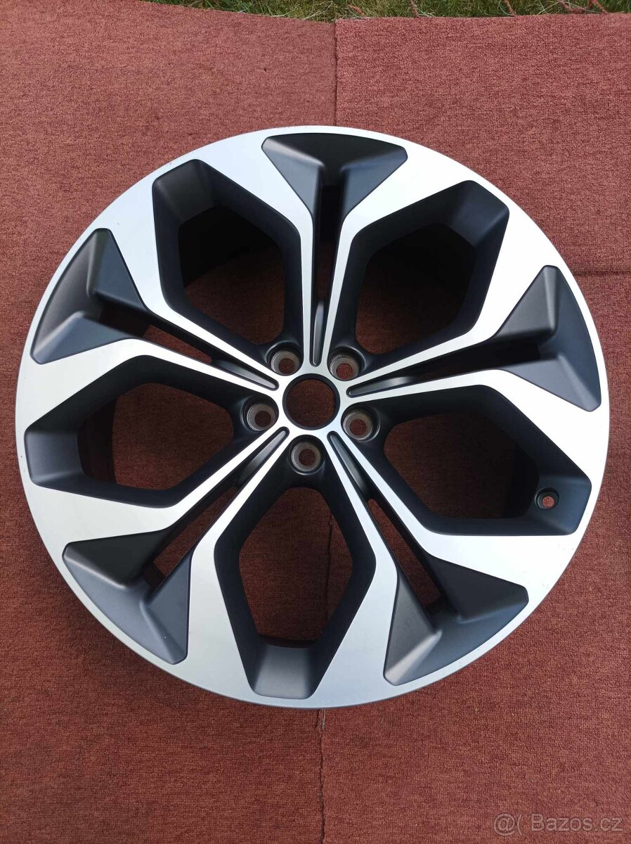 Originál nejetý disk Jaguar E/F-Pace 8Jx21 1ks