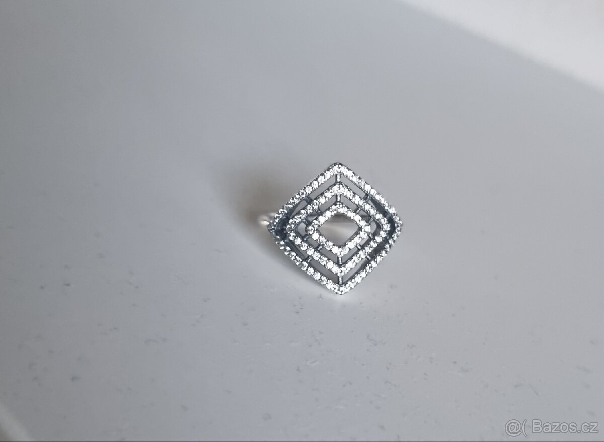 Nový dámský velký stříbrný prstýnek prsten 925 vel 56 třpyt