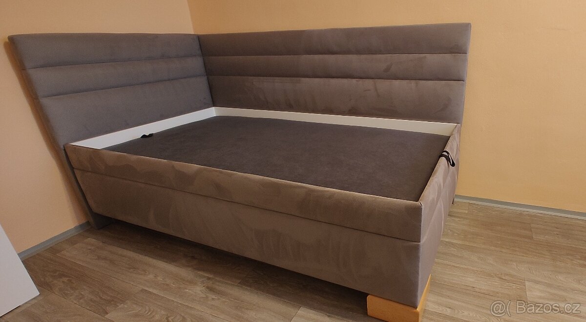 Americká  čalouněná postel 100 X 200 cm