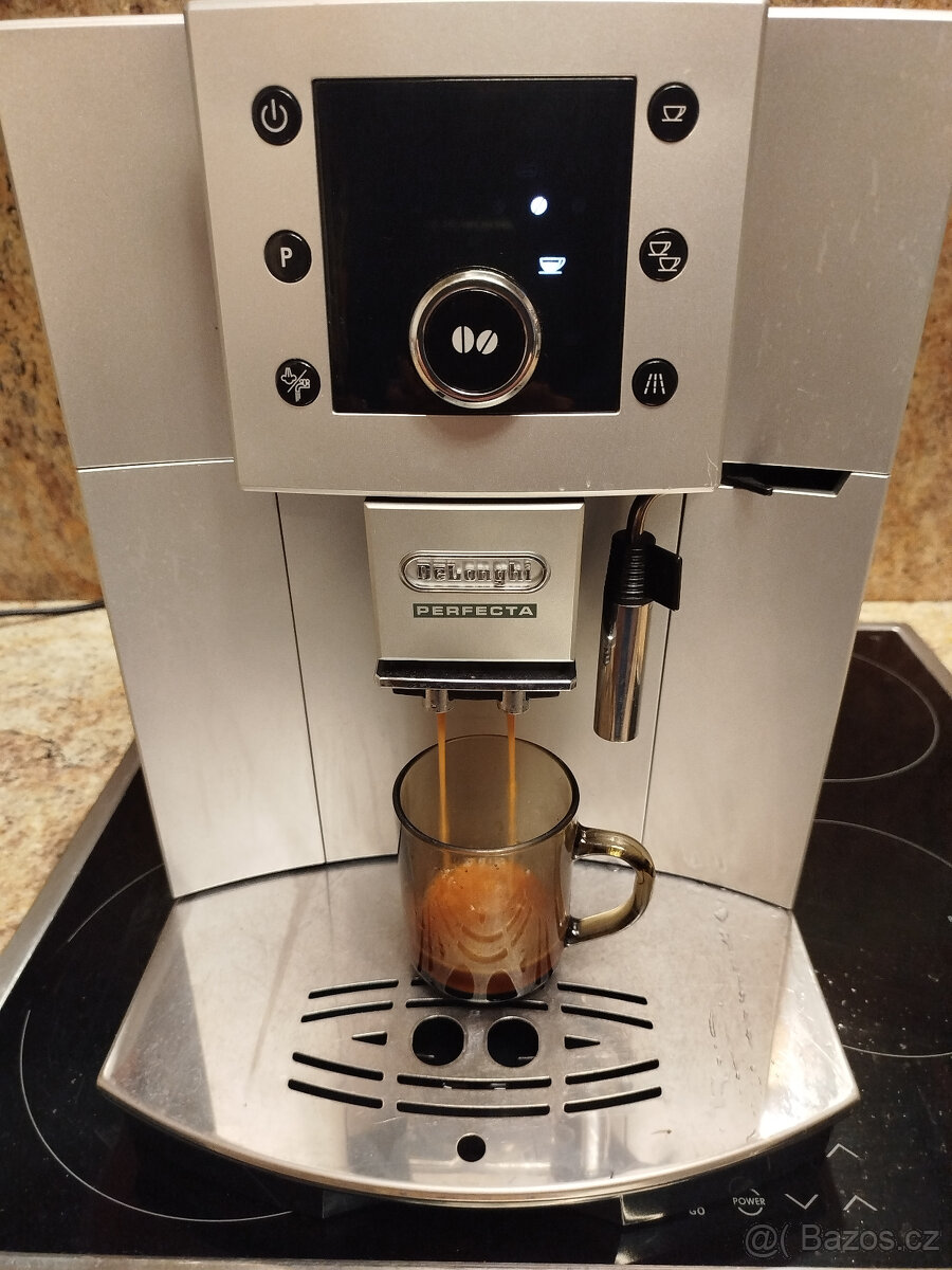 Kávovar DeLonghi ESAM 5400 PERFECTA