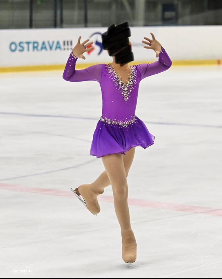 Šaty na krasobruslení