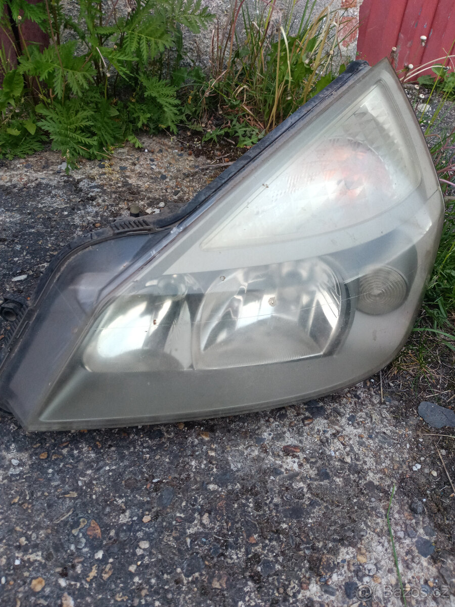 Espace 4 přední světla