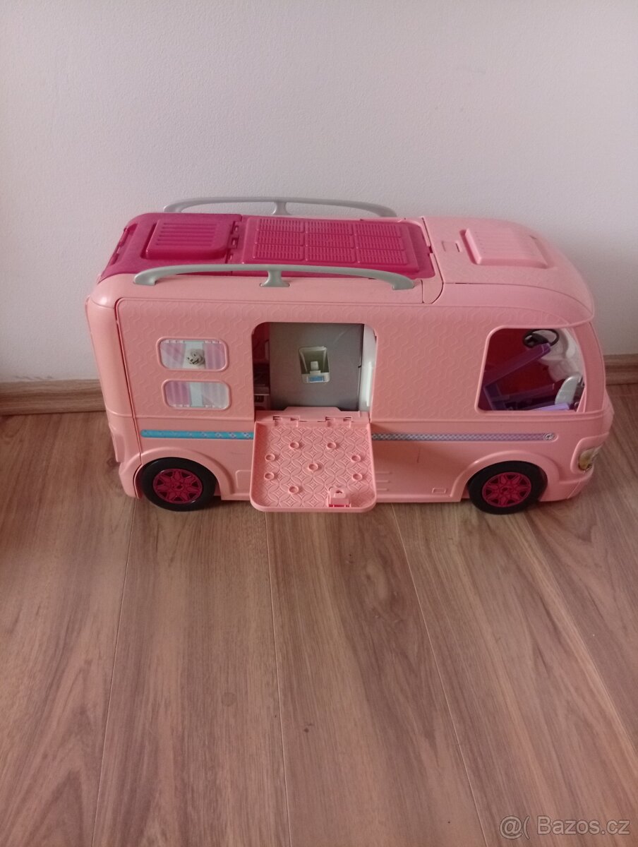 Barbie karavan