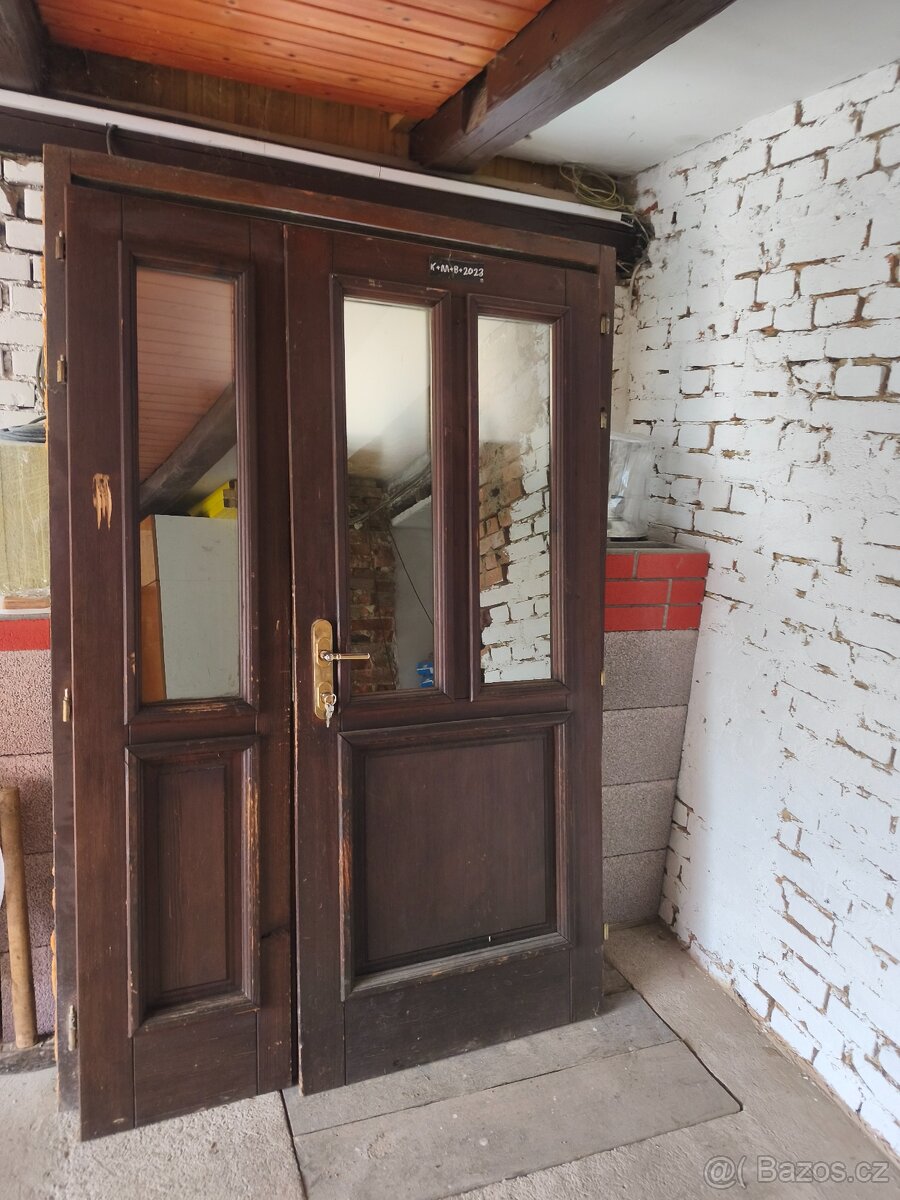Prodám vchodové dveře dvoukřídlé