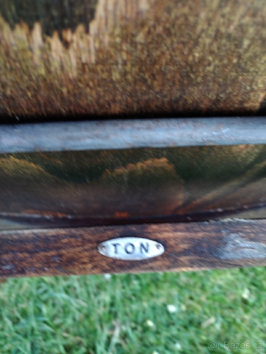 Dřevěné sedačky Tonet