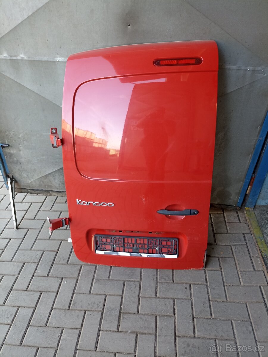 Levé zadní dveře Renault Kangoo.