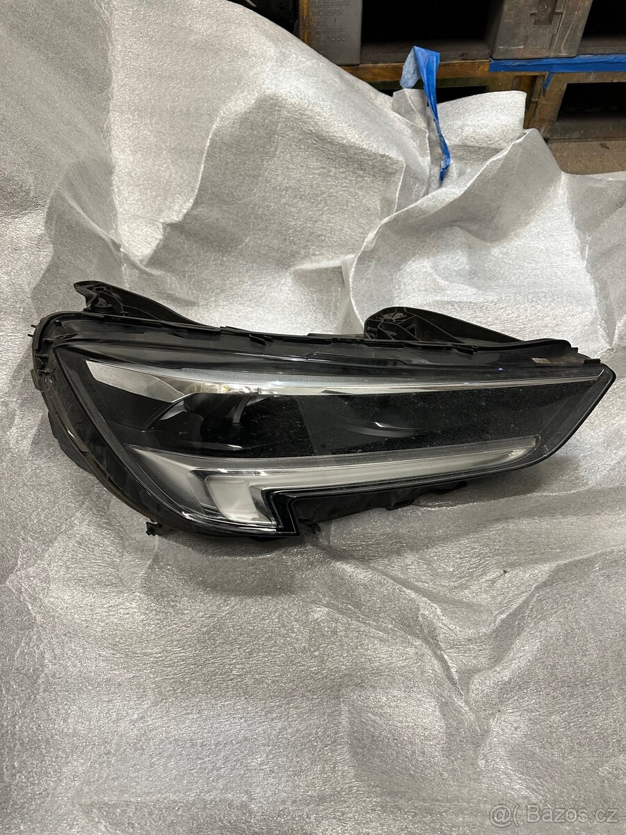 Přední světlomet Pravý Opel Insignia B lift