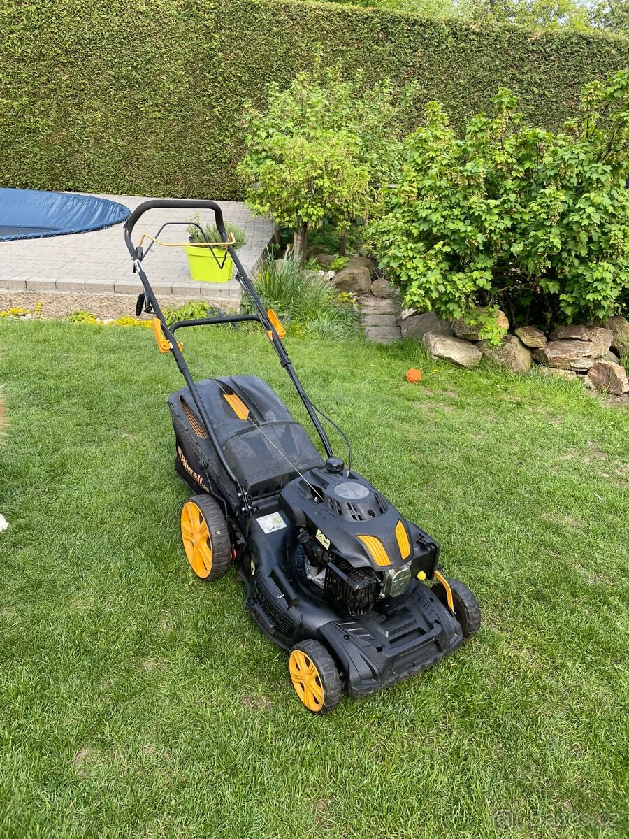 Benzínová sekačka Riwal RPM 5135 s pojezdem